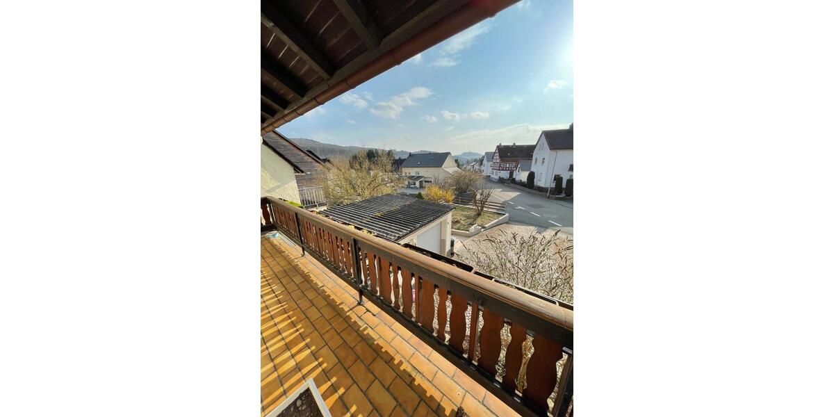 Etagenwohnung Merenberg - 7 Zimmer, 170 m&sup2;, 900&euro; | Angebot:25181642