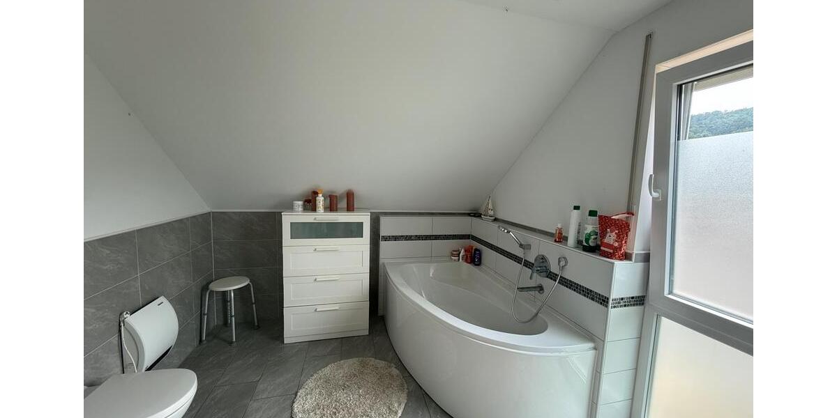 Einfamilienhaus Lohra - 4 Zimmer, 138 m&sup2;, 430.000&euro; | Angebot:27054039