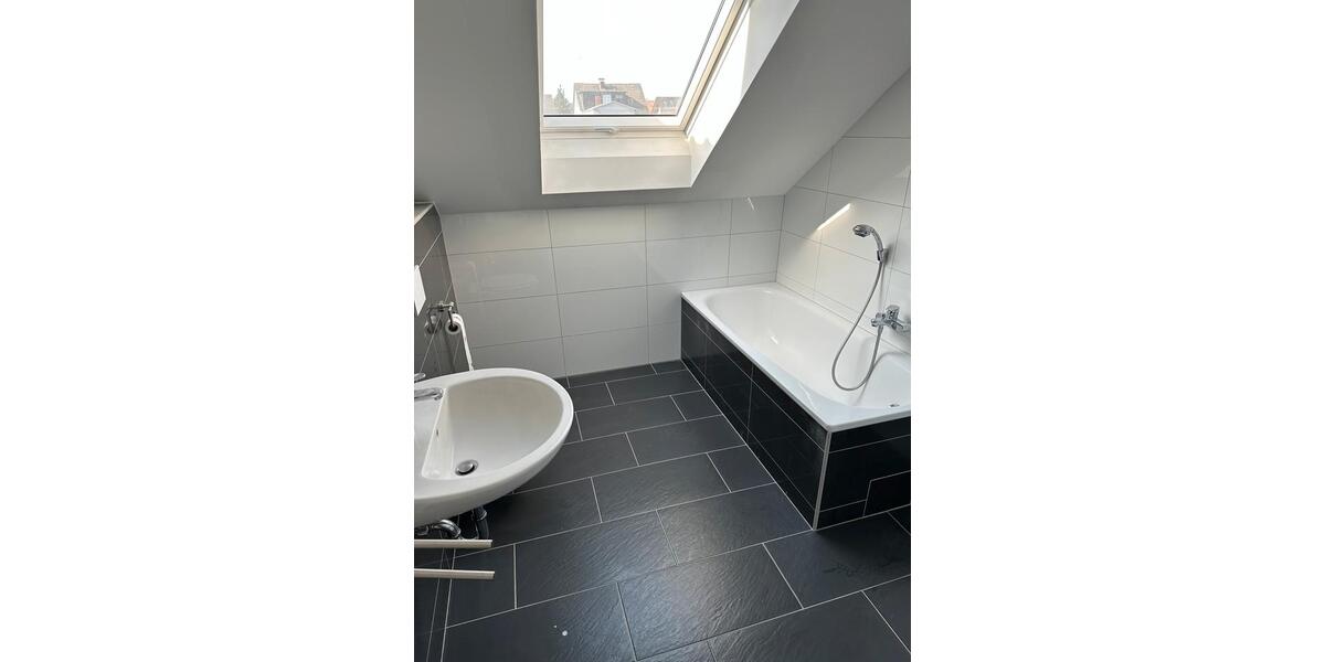 Dachgeschoßwohnung Gießen Wieseck - 3 Zimmer, 90 m&sup2;, 1.150&euro; | Angebot:26050734