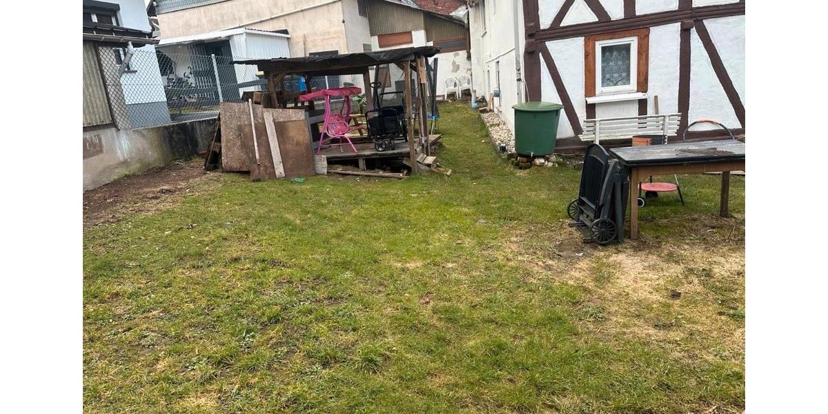 Einfamilienhaus Haiger - 7 Zimmer, 140 m&sup2;, 138.000&euro; | Angebot:27081694