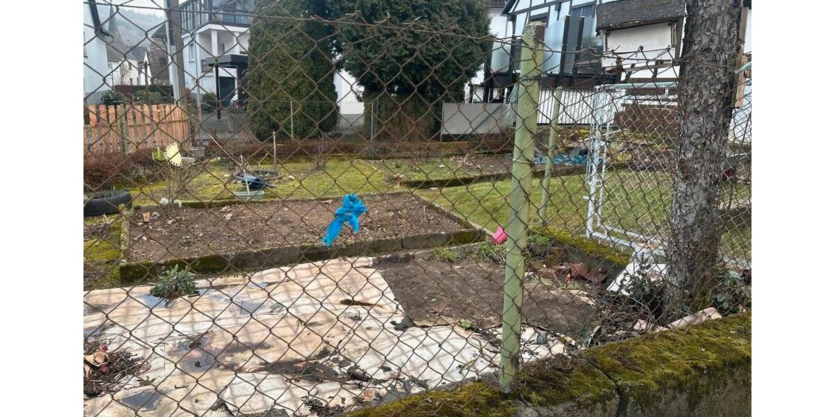 Einfamilienhaus Haiger - 7 Zimmer, 140 m&sup2;, 138.000&euro; | Angebot:27081694