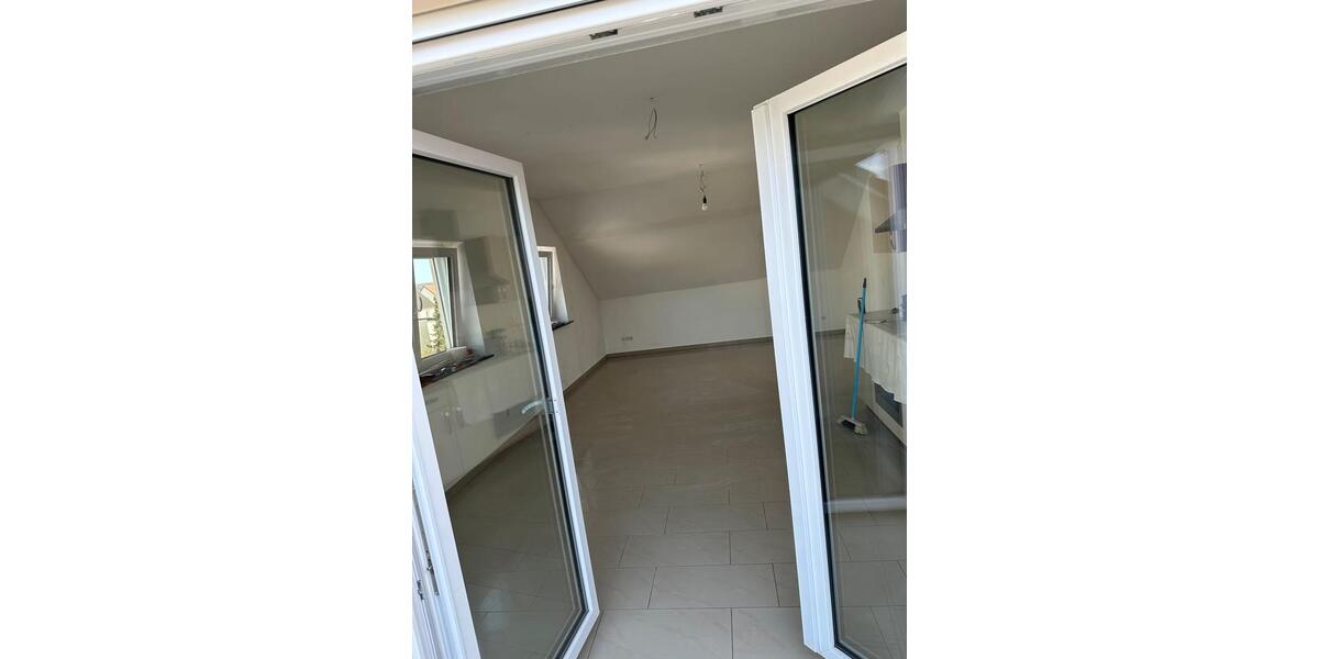 Dachgeschoßwohnung Gießen Wieseck - 1 Zimmer, 50 m&sup2;, 700&euro; | Angebot:26049615