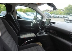 Opel Combo Life E Edition 37.950 km 18.490 &euro; Bad Endbach 35080