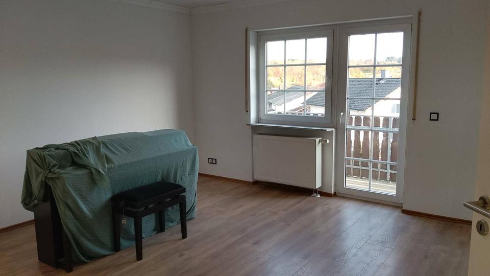 Etagenwohnung Weilrod - 4 Zimmer, 100 m&sup2;, 300.000&euro; | Angebot:26162807