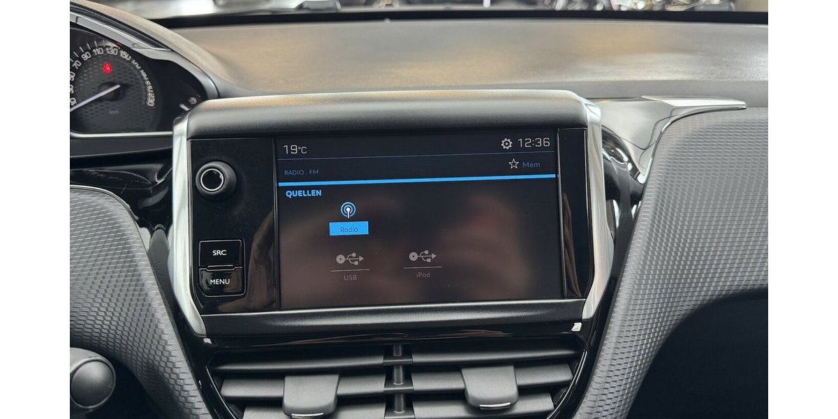 Peugeot 2008 1.2 GT-Line Automatik Sitzheizung Carplay 120.782 km 11.367 &euro; Lich 35423