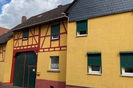 Haus Hüttenberg Vollnkirchen - 8 Zimmer, 233 m&sup2;, 265.000&euro; | Angebot:25780713