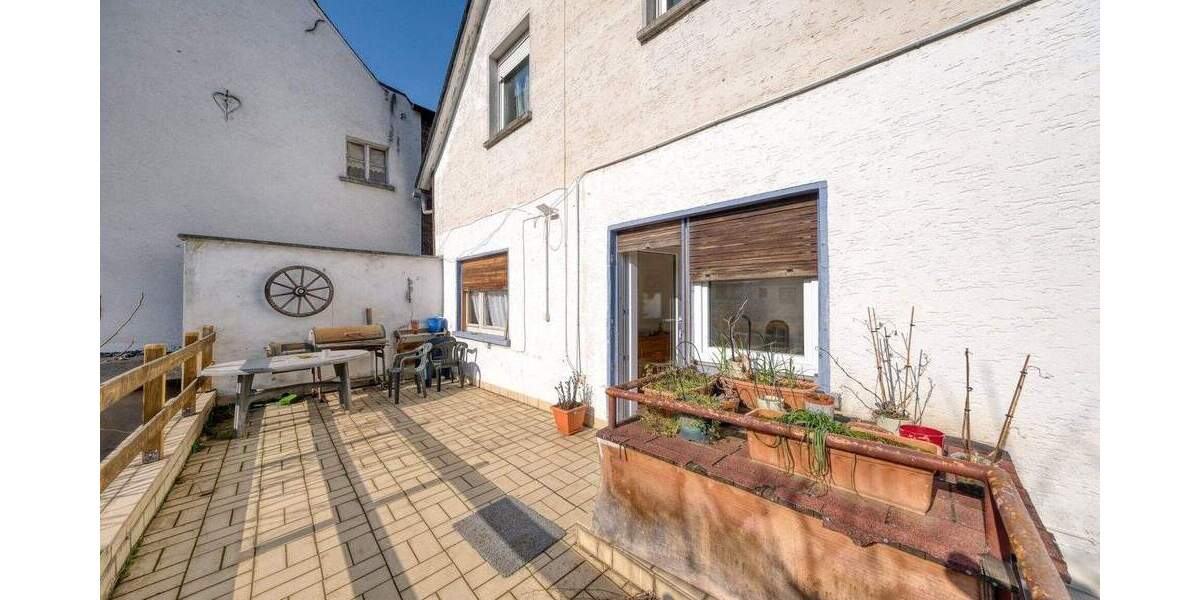 Mehrfamilienhaus, Wohnhaus Aßlar - 8 Zimmer, 186 m&sup2;, 199.000&euro; | Angebot:25697034