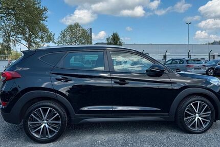 Hyundai TUCSON 136.000 km 16.500 &euro; Lollar 35457