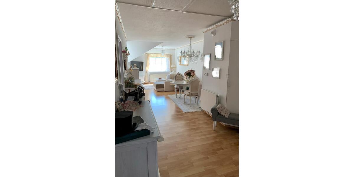 Dachgeschoßwohnung Solms - 3 Zimmer, 82 m&sup2;, 245.000&euro; | Angebot:26665303
