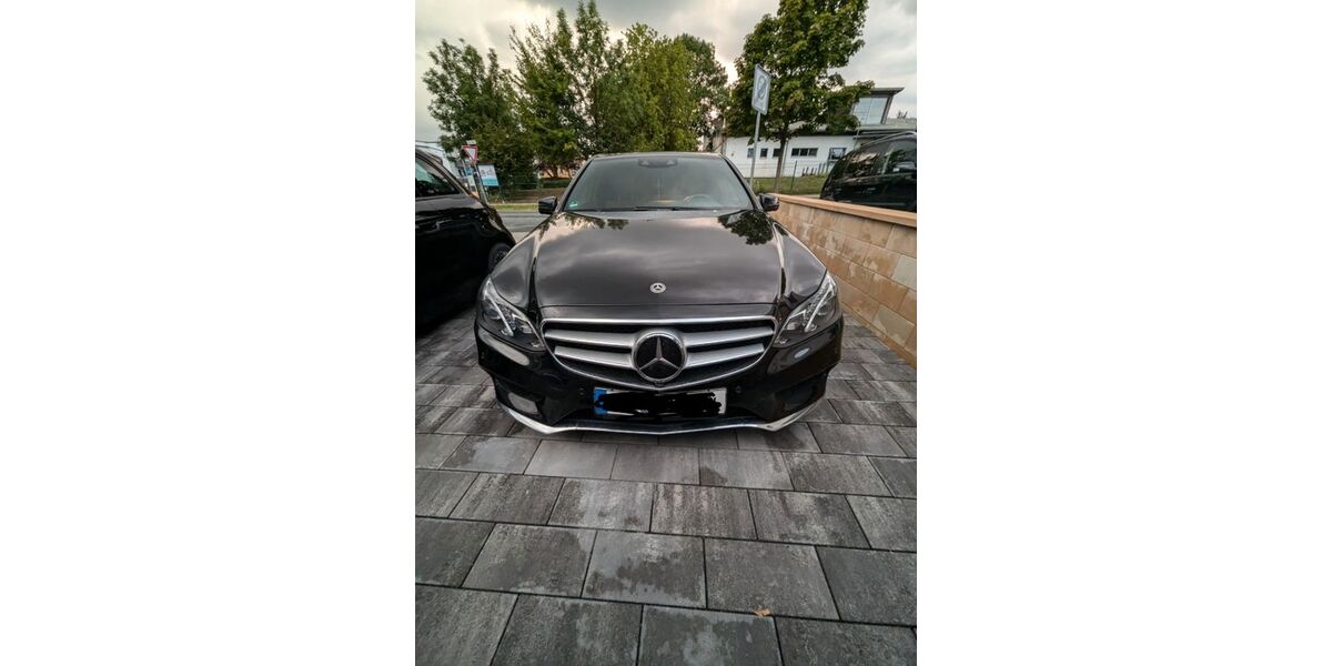 Mercedes-Benz E 300 142.000 km 17.900 &euro; Hüttenberg 35625