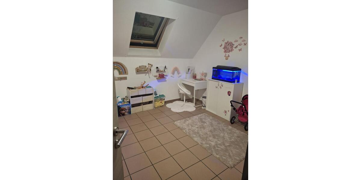 Etagenwohnung Butzbach - 3 Zimmer, 100 m&sup2;, 950&euro; | Angebot:26044451