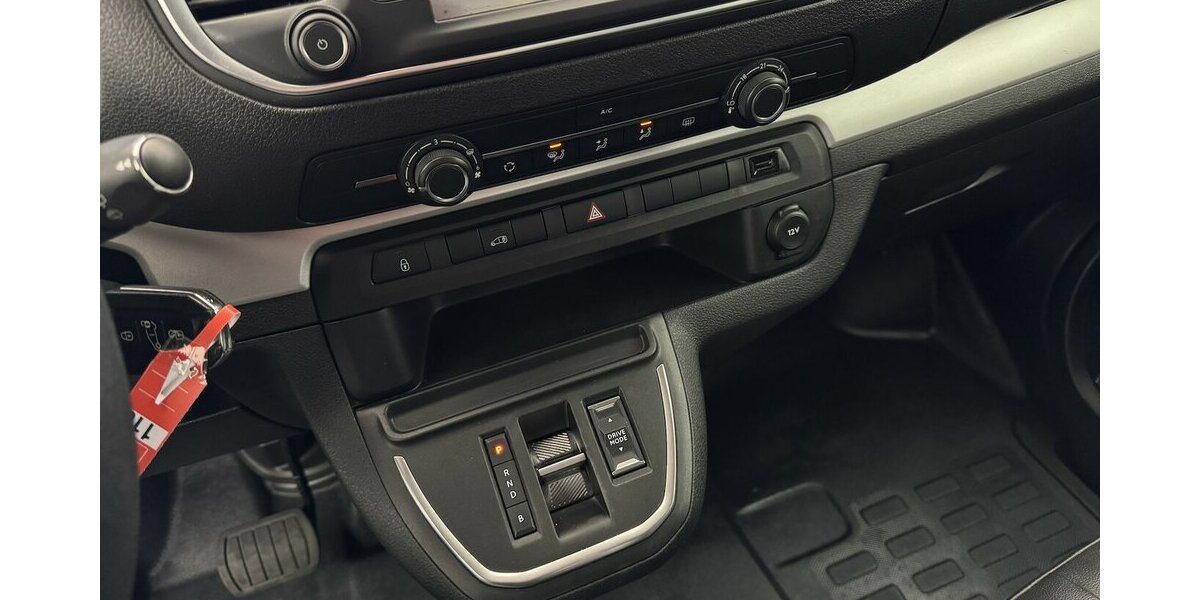 Opel Vivaro Cargo-e Elegance M 50kWh 1.Hand PDC 32.600 km 18.990 &euro; Lich 35423