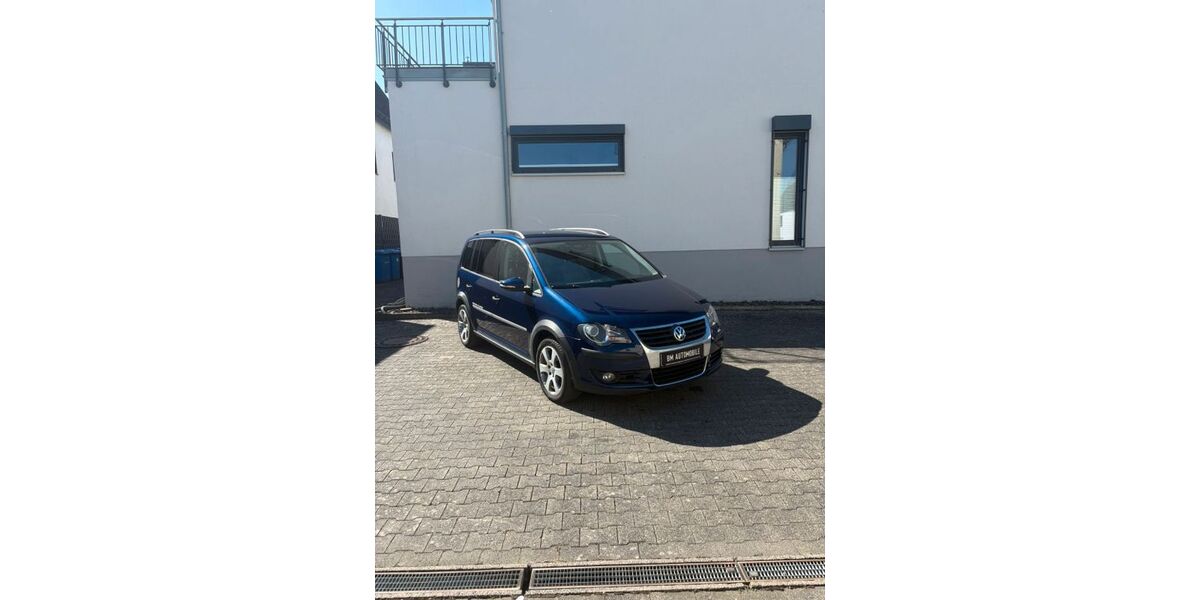 VW Touran 198.000 km 5.900 &euro; Ehringshausen 35630