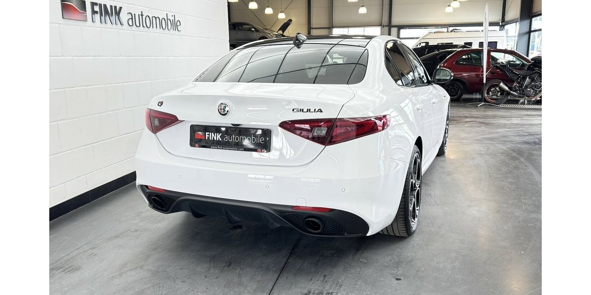Alfa Romeo Giulia 2.0 Veloce Q4 Turbo Panoramadach Xenon 43.300 km 32.130 &euro; Lich 35423