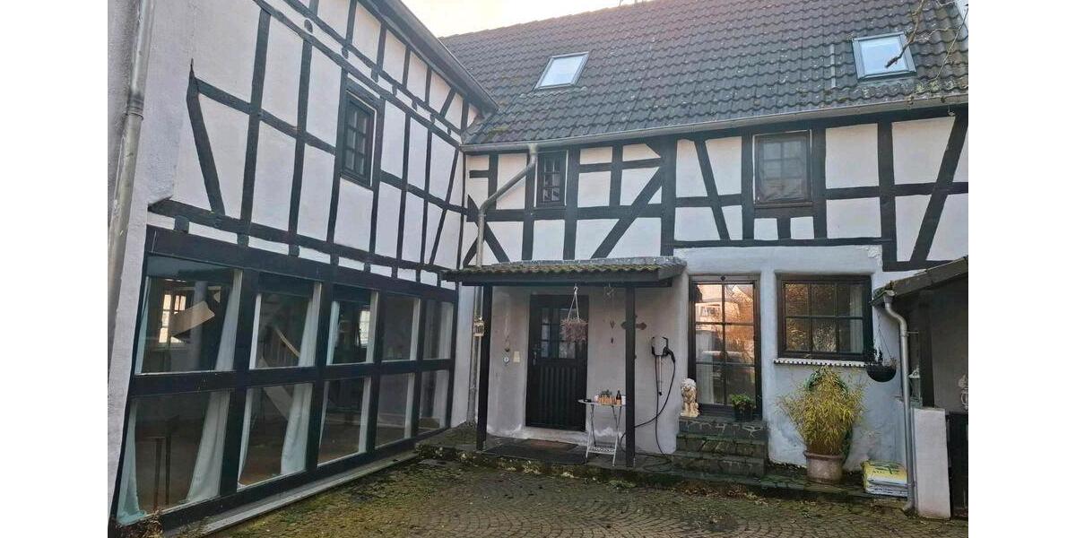 Einfamilienhaus Runkel - 7 Zimmer, 210 m&sup2;, 289.000&euro; | Angebot:26398152