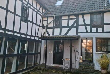 Haus Runkel - 7 Zimmer, 210 m&sup2;, 289.000&euro; | Angebot:26398152