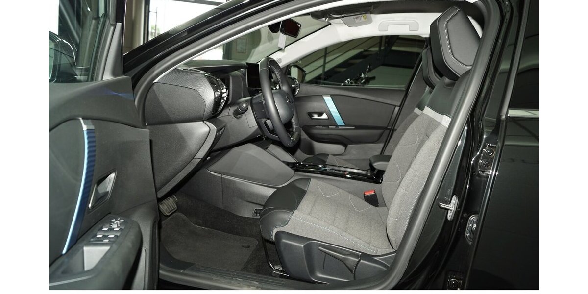 Citroen e-C4 e- 136 Shine 50 KWh LED CARPLAY 43.800 km 16.890 &euro; Lich 35423