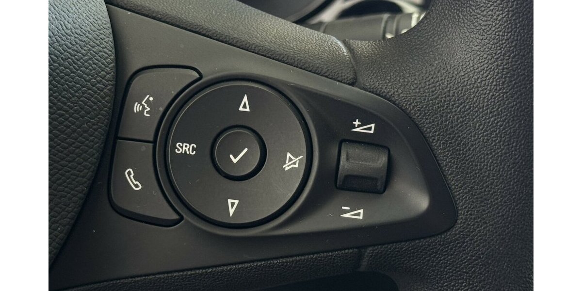 Opel Corsa e Edition 1.Hand 50 kWh Carplay Tempomat 13.400 km 14.620 &euro; Lich 35423