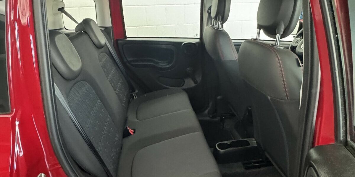 Fiat Panda Cross Red 1.0 Hybrid 1.Hand Neuwertig! 38.820 km 12.220 &euro; Lich 35423