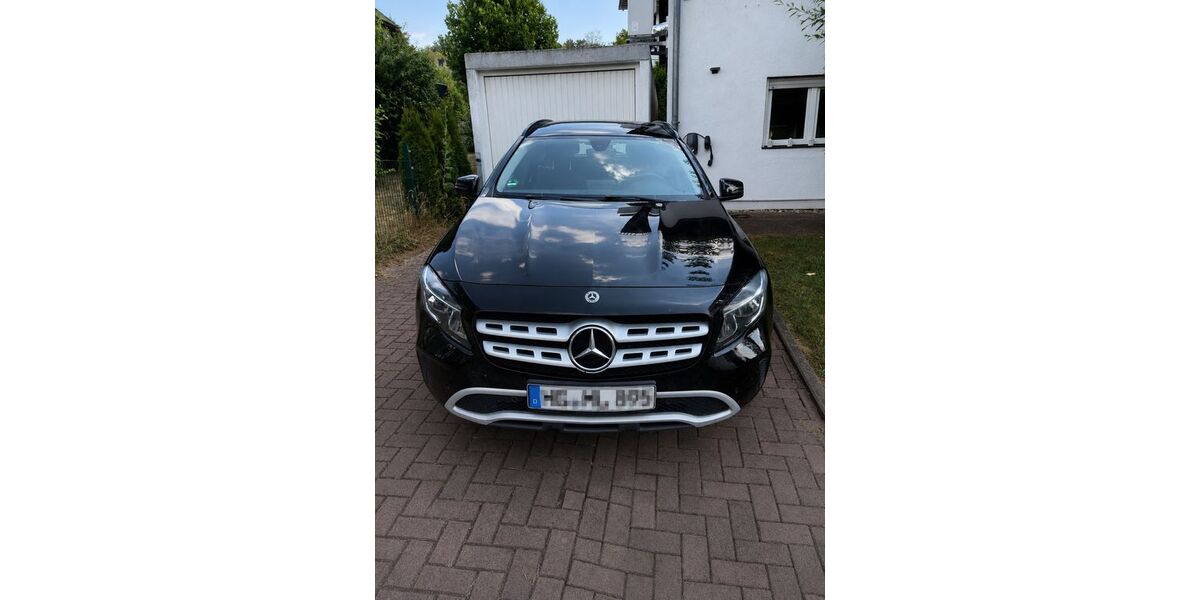Mercedes-Benz GLA 180 124.500 km 13.000 &euro; Waldsolms 35647