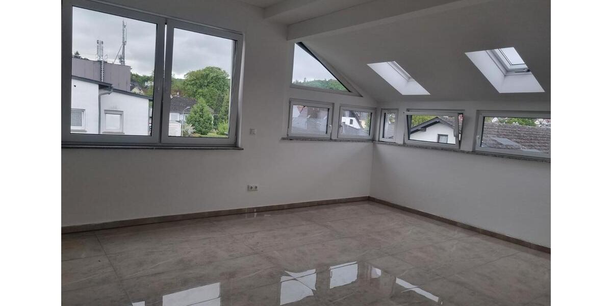 Etagenwohnung Wetzlar Altenberger Straße - 3 Zimmer, 105 m&sup2;, 1.100&euro; | Angebot:26494172
