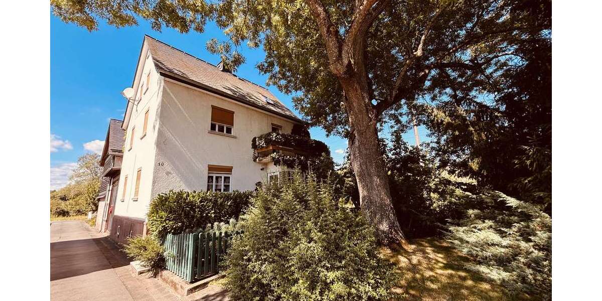 Großes Anwesen mit vielen Möglichkeiten im Grünen - Anwesen Ehringshausen | Angebot:26738021