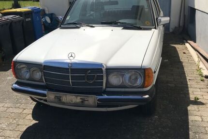 Mercedes-Benz E 230 327.000 km 4.500 &euro; Butzbach 35510