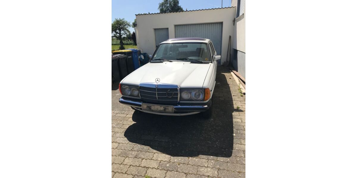 Mercedes-Benz E 230 327.000 km 4.500 &euro; Butzbach 35510