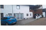 Doppelhaushälfte Hüttenberg - 9 Zimmer, 140 m&sup2;, 200.000&euro; | Angebot:26415348