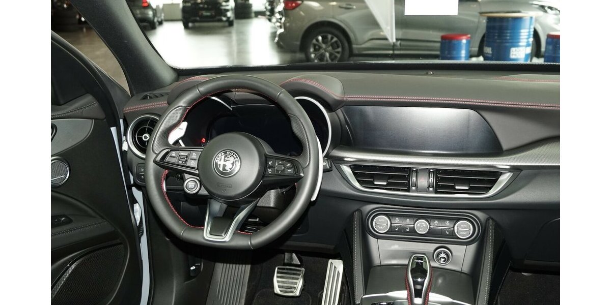 Alfa Romeo Stelvio 2.2 D Competizione Q4 ALLRAD LEDER AHK 45.000 km 39.385 &euro; Lich 35423