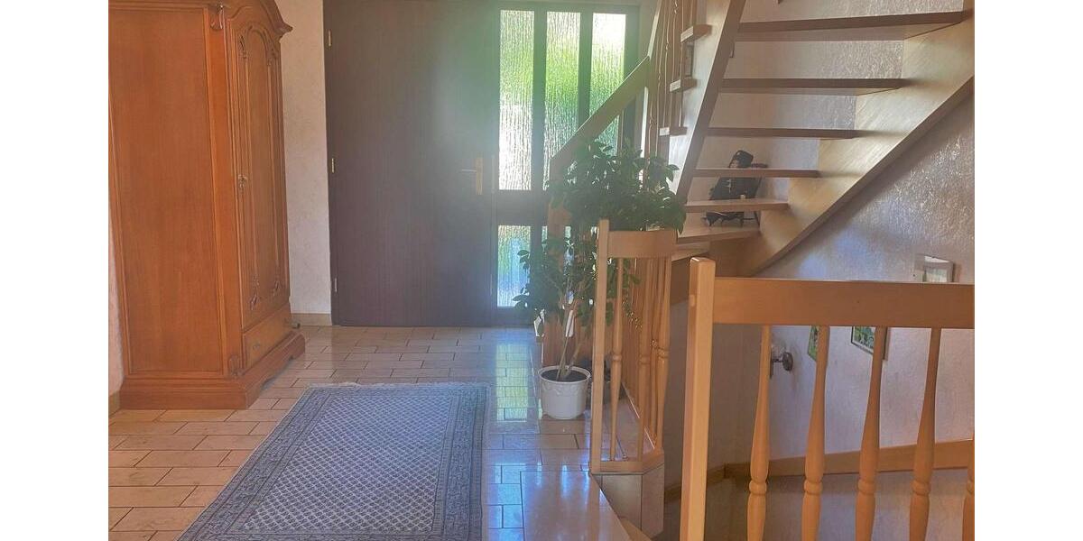 Einfamilienhaus Butzbach - 5 Zimmer, 141 m&sup2;, 1.790&euro; | Angebot:25099077