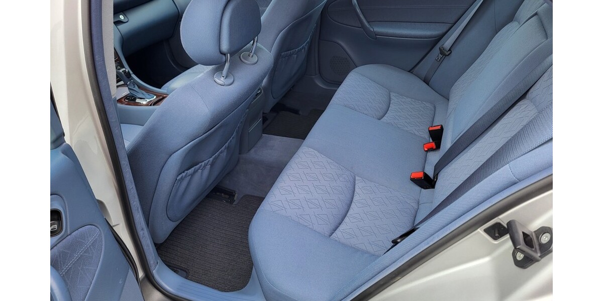 Mercedes-Benz 220 66.300 km 8.900 &euro; Linden 35440