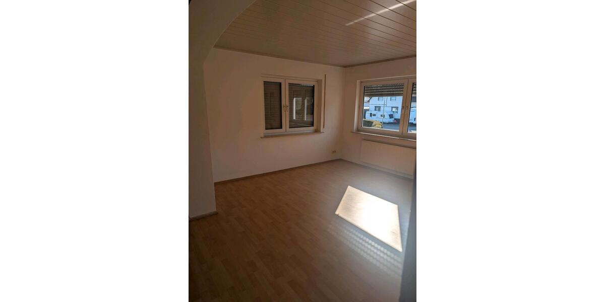 Etagenwohnung Butzbach - 4 Zimmer, 108 m&sup2;, 1.150&euro; | Angebot:25934564