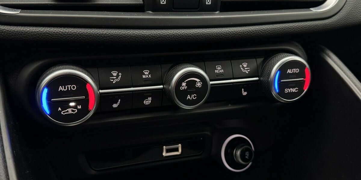 Alfa Romeo Giulia 2.0 Competizione Q4 Turbo CarPlay Kamera 9.970 km 38.920 &euro; Lich 35423