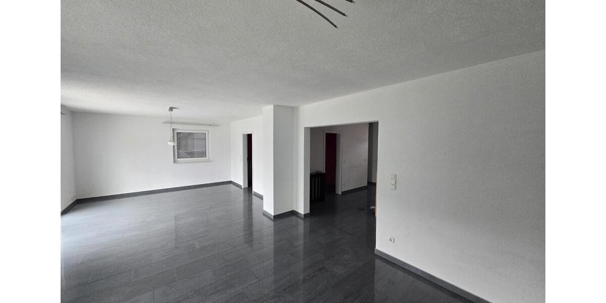 Einfamilienhaus Wölfersheim - 7 Zimmer, 230 m&sup2;, 549.000&euro; | Angebot:25979744