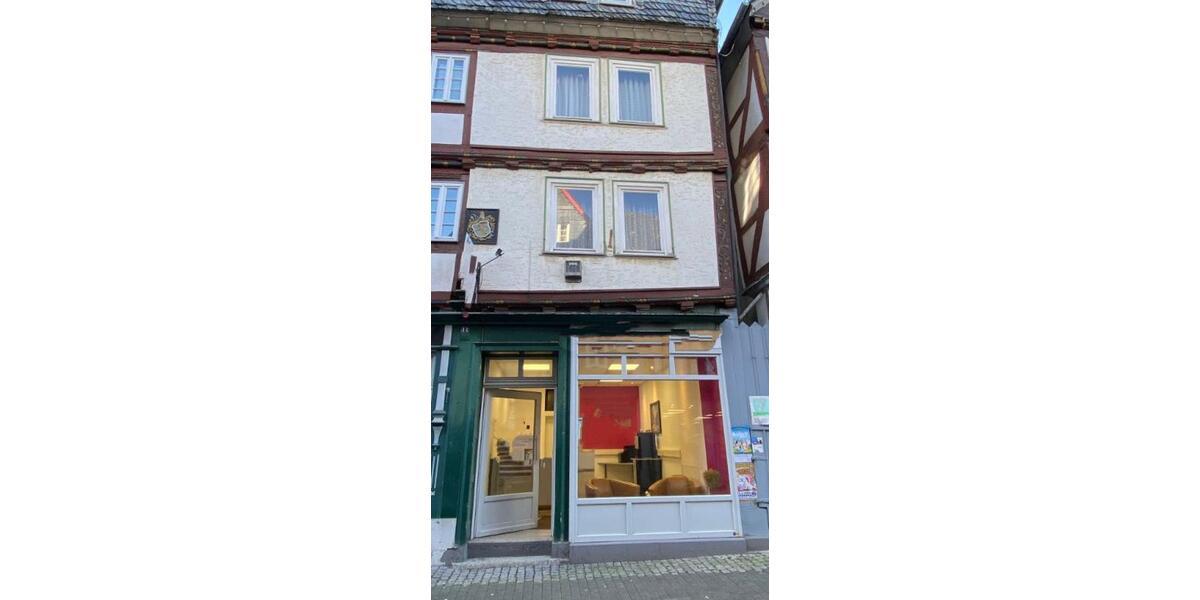 Einfamilienhaus Herborn - 7 Zimmer, 180 m&sup2;, 169.000&euro; | Angebot:24300239