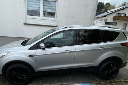 Ford Kuga 58.000 km 13.500 &euro; Löhnberg 35792