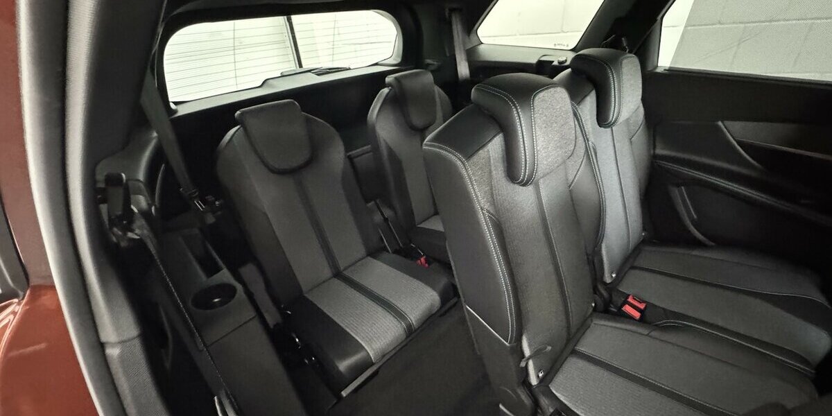 Peugeot 5008 Puretech 130 Allure 1.Hand 7 Sitze Carplay 23.100 km 24.229 &euro; Lich 35423