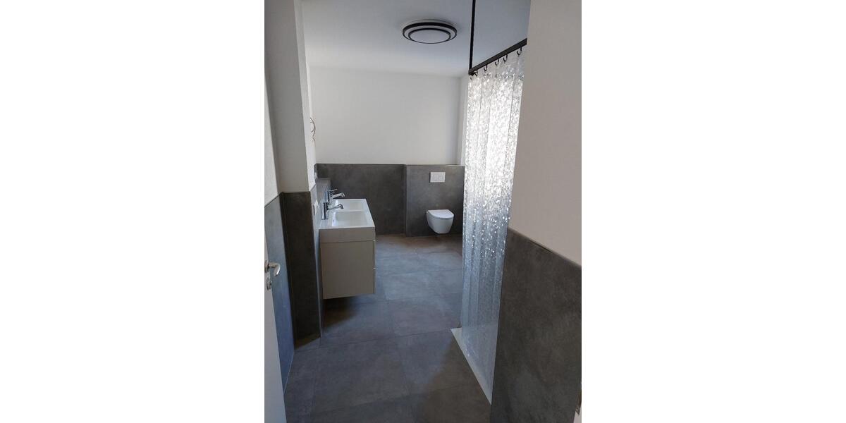 Etagenwohnung Leun - 2 Zimmer, 77 m&sup2;, 980&euro; | Angebot:25792446