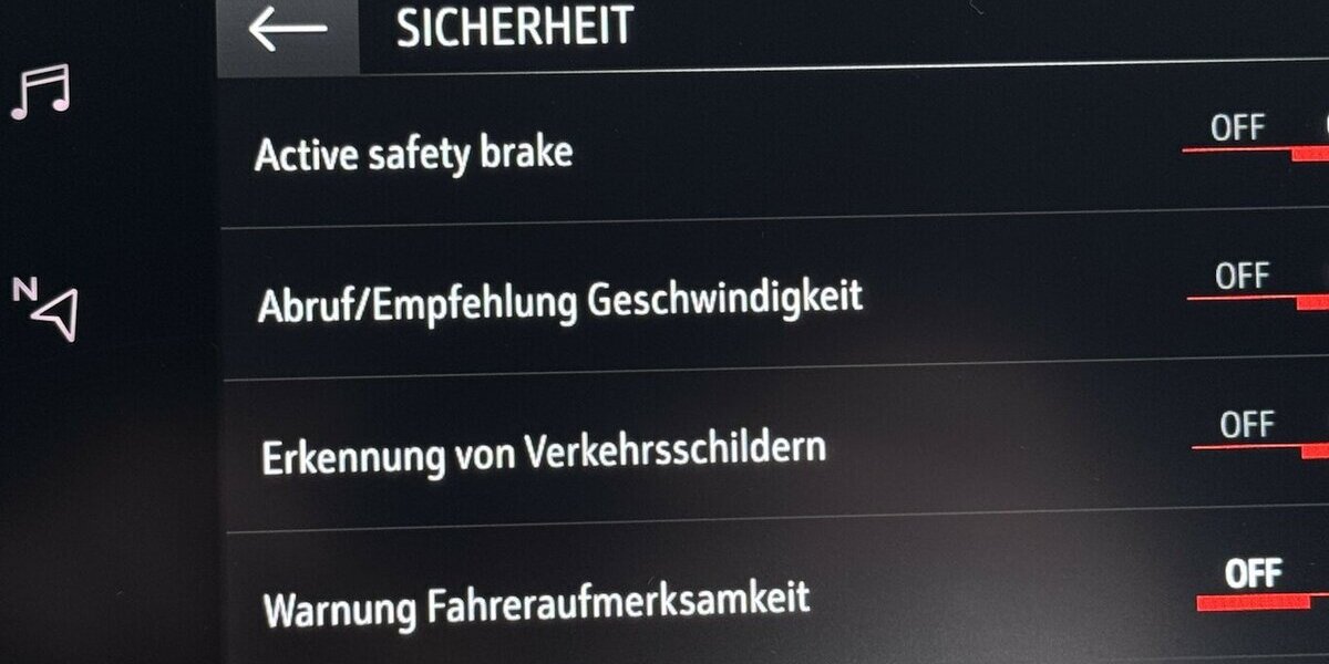 Opel Corsa e Edition 1.Hand 50 kWh Carplay Tempomat 13.400 km 14.620 &euro; Lich 35423