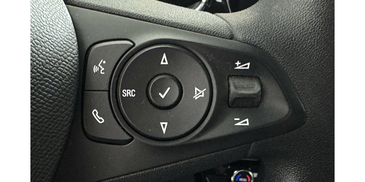 Opel Corsa e Edition 1.Hand 50 kWh Carplay Tempomat 30.900 km 14.220 &euro; Lich 35423