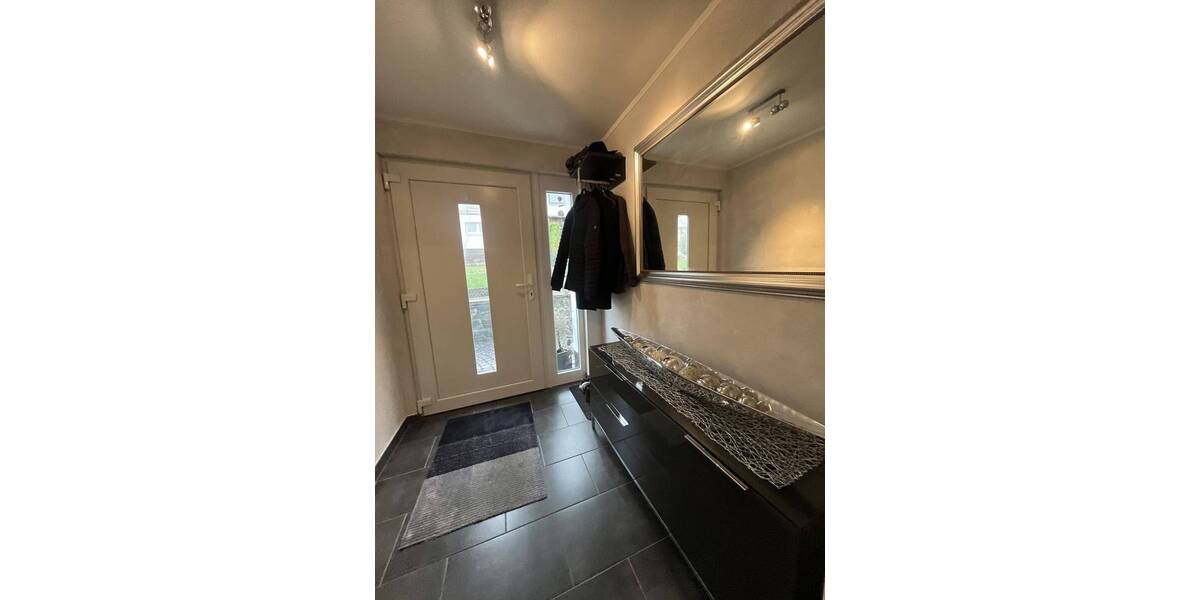 Etagenwohnung Reiskirchen Hattenrod - 7 Zimmer, 250 m&sup2;, 670.000&euro; | Angebot:26794222